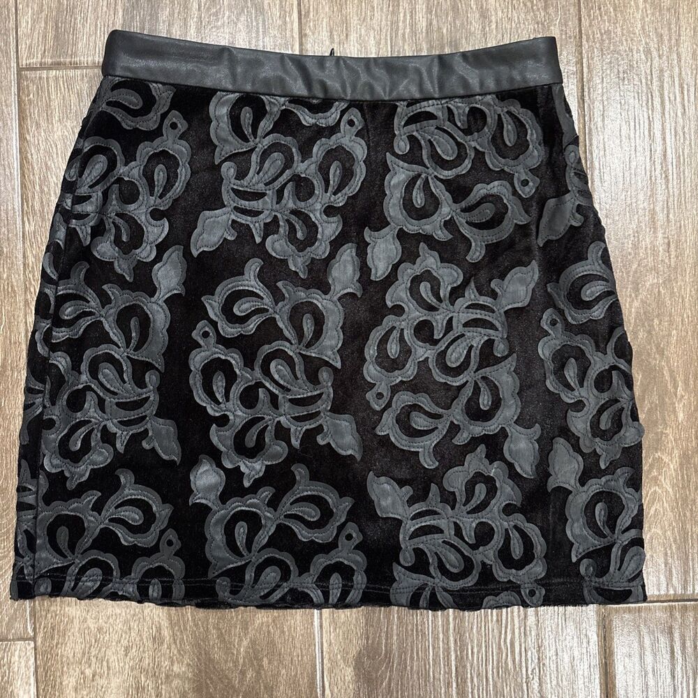 JUNIORS FOREVER 21 Mini Skirt Size S Faux Velvet & Leather Dark Romantic